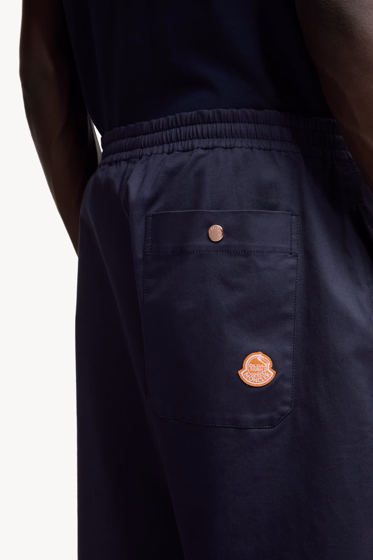 Pantalon en gabardine de coton Moncler x Gilga Farm Designed by Donald Glover Hommes Bleu marine Moncler 6